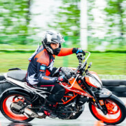 打我右边这个丶