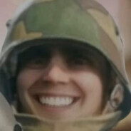 要塞神秘炸药男