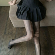 终不似 少年游 回头看 轻舟已过万重山