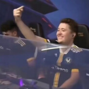 理塘的丁真本人