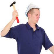 上去就是一锤子！