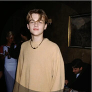 口渴就喝水干嘛掰我腿