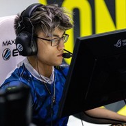 这场战斗并非清汤寡菜，多位厨师正在烹饪