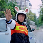 她忧郁的眼神就像柏林的那场雾