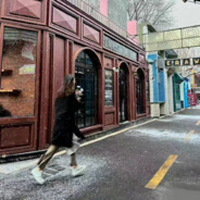 爱吃肉松的小映