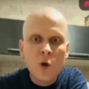 лысый дядька