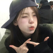 树上有只橘子熊