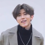 在女神的嘴里尝到了熟悉的牛子味