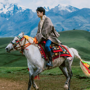 鲜衣怒马理塘王