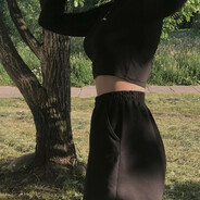 Tous s'inclinent devant la reine