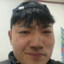 50岁老汉憋尿架狙