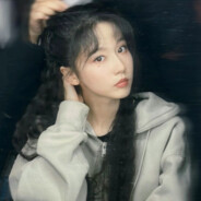 把钱藏在枕头里