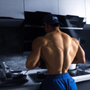 唯有卧推压垮我.