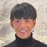 干拉白给看手机