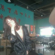 草莓味的哈士奇