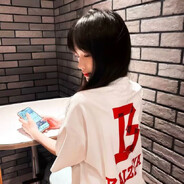 躲在海底吐泡泡的鱼