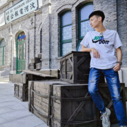 赵信手握钓鱼竿