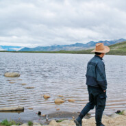 不信人间有白头