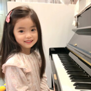 看我干嘛 夹菜啊