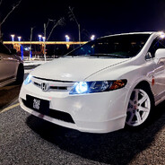 收银员在超市收银