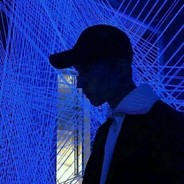 恶臭青年人又白给