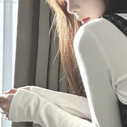 小猫偷吃开心果