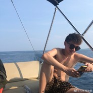 飞机炸弹，螺旋桨启动