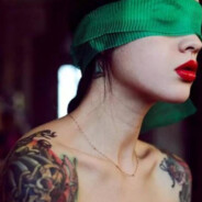 小然放屁染黄裤衩