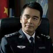 板车车长拎壶冲