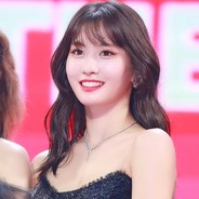 HIRAI MOMO