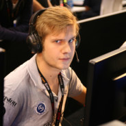 又菜又爱玩的小妹子