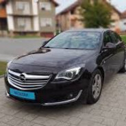Opel insignia 240 km/h peek