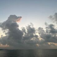 十分有九分的不对劲