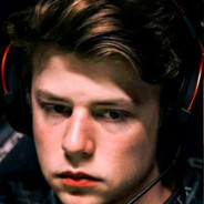 阿坚又在打AK哦？