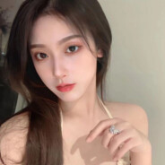 一个普普通通的美女o