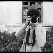 摘蘑菇的小灰灰