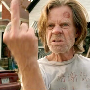 夜行被闯红灯老奶创飞十米