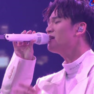 在天上飞的朱晨曦