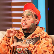 ✯ I WALK NI𝔊𝔊AS DOWN ✯