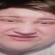 Zbyra narcissique est un sucer