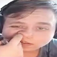 выбиваю зубы