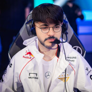 FakeFaker メ's avatar