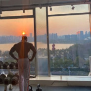 没穿内裤的老正太