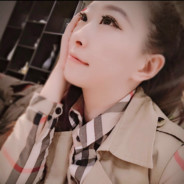 拈花弹指撩笔砚。