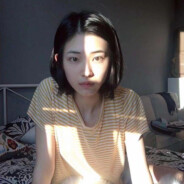 进洞吐痰的蟒蛇