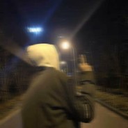 她和十月一样单纯