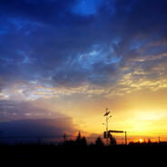 夜染秋亭别梦扰