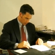 一脸怂逼的吃瓜群众