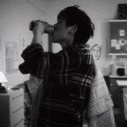 她的冰淇淋分我一個