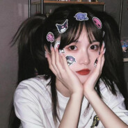 风吹过片片花落